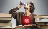 Uống nhiều nước tăng lực có thể gây đau tim?