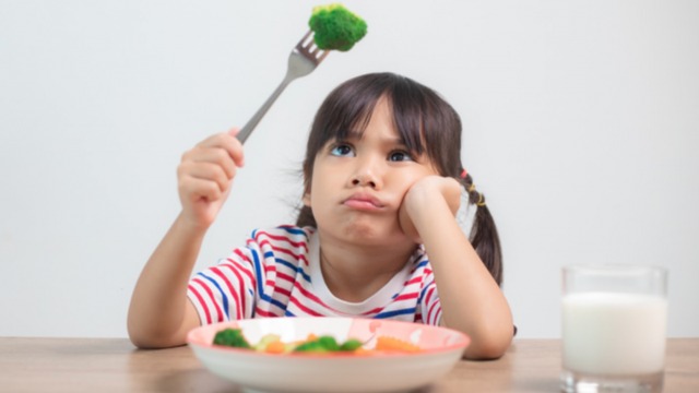 Biểu hiện của trẻ thiếu vi chất dinh dưỡng và cách bổ sung đúng- Ảnh 2.
