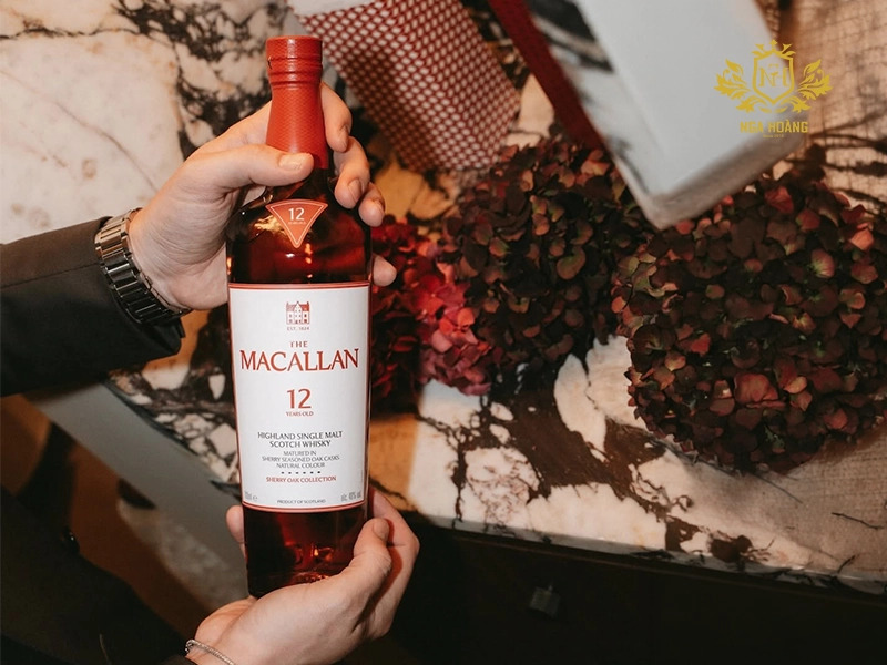Macallan 12 Sherry Oak - Dòng single malt kinh điển mang đậm dấu ấn thùng gỗ sồi Sherry